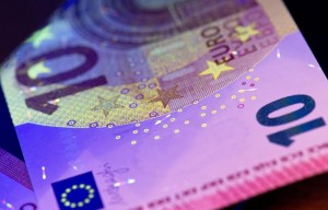 New ten euro bill security features