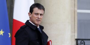PARIS, FRANCE - NOVEMBER 14:  France's Prime minister Manuel Valls  leaves the Elysee Palace after a security meeting, on November 14, 2015 in Paris, France. The meeting follows a series of coordinated terrorist attacks in the French capital that left at least 127 people dead and over 200 injured.  (Photo by Thierry Chesnot/Getty Images)