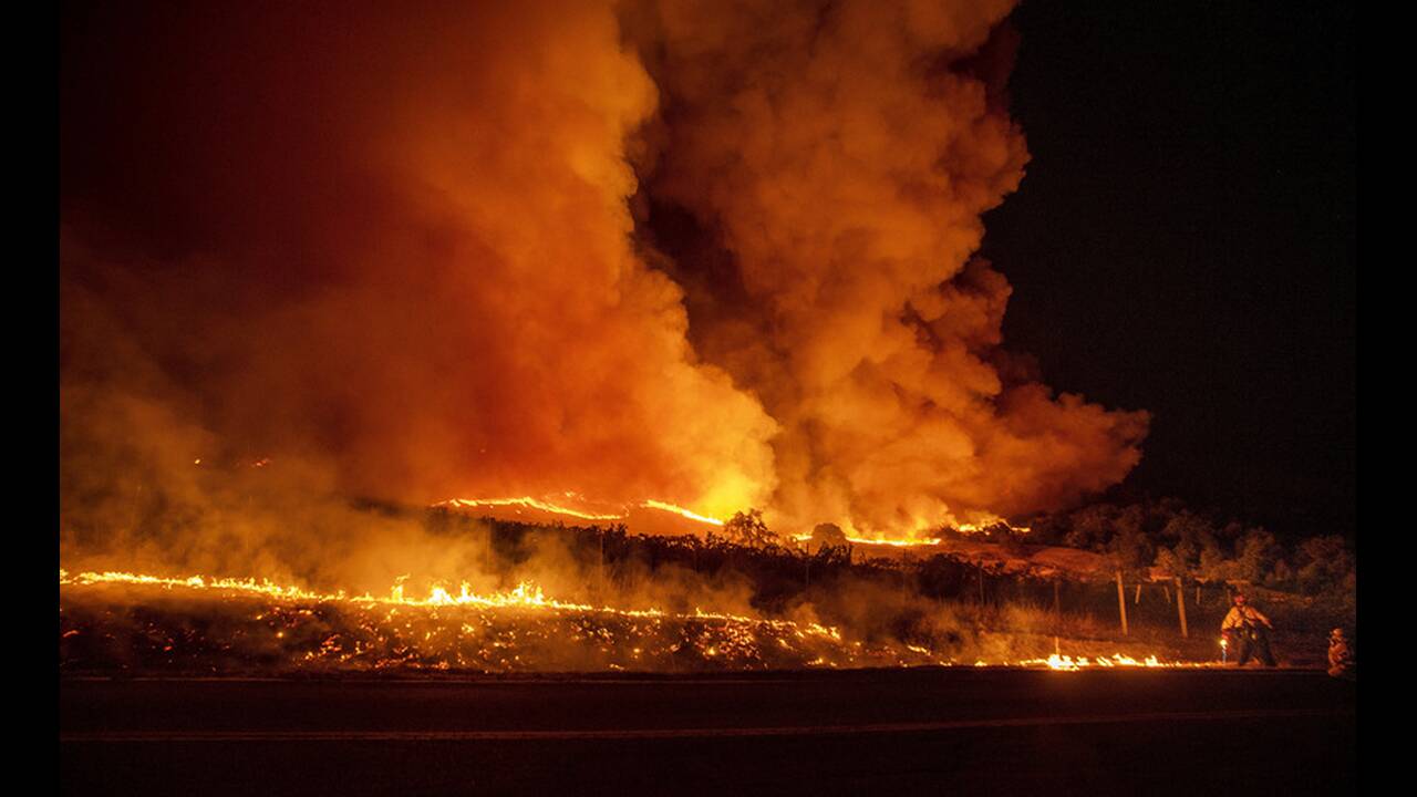 Ανεξέλεγκτη φωτιά στην Καλιφόρνια | The Indicator
