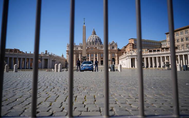 Κορωνοϊός: Το Βατικανό ξεκίνησε να εμβολιάζει τους άστεγους της Ρώμης | The Indicator
