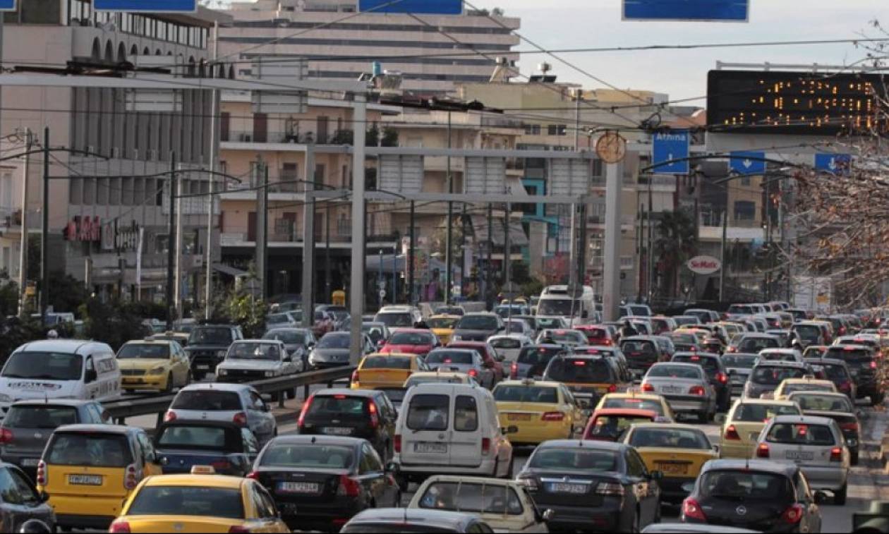 Κίνηση στους δρόμους: “Μποτιλιάρισμα” στο κέντρο της Αθήνας | The Indicator
