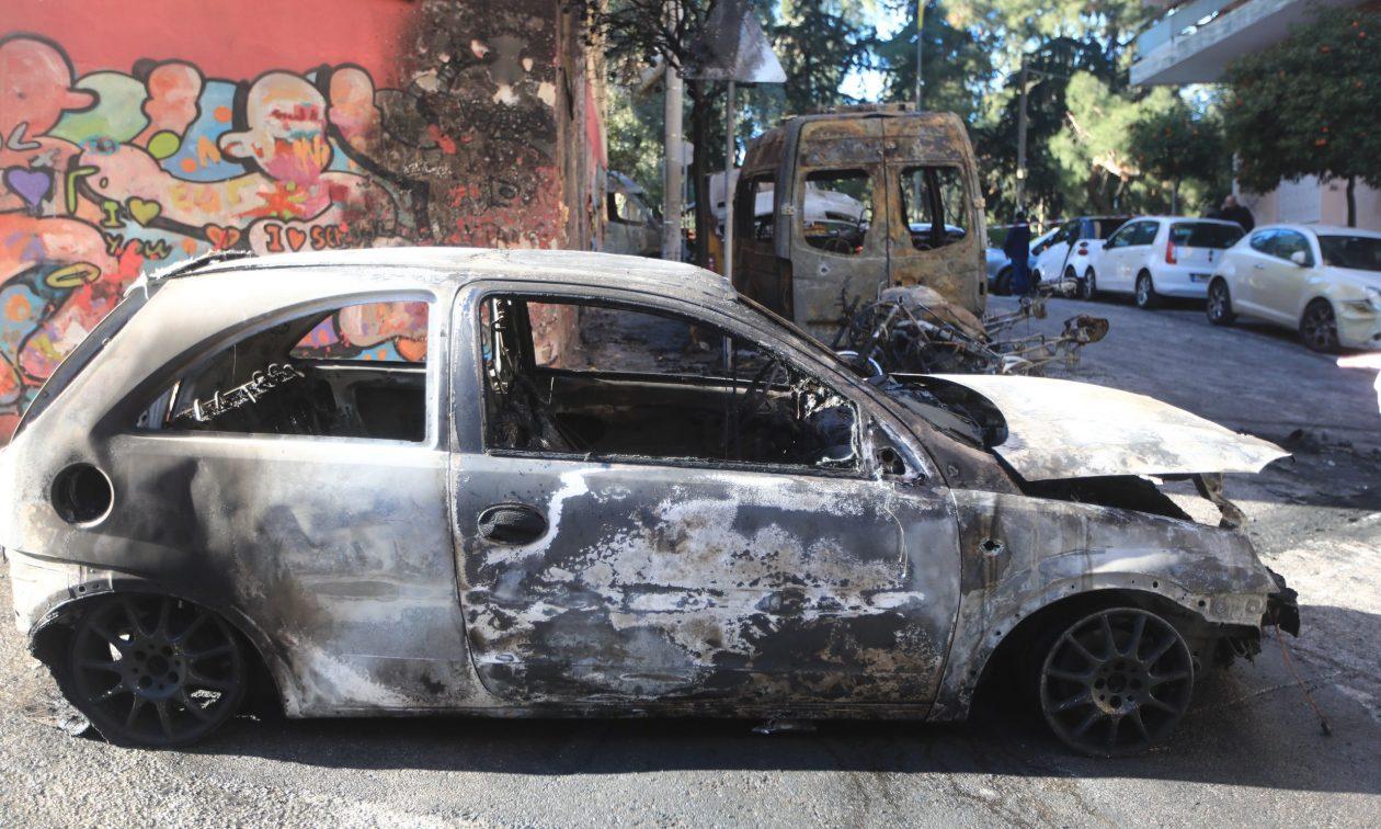 Νέα Σμύρνη: Εκαψαν αυτοκίνητο γνωστού ηθοποιού | The Indicator